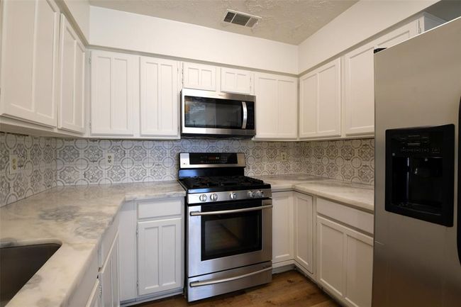 18811 Pine Trace Ct, House other with 3 bedrooms, 2 bathrooms and 2 parking in Humble TX | Image 18