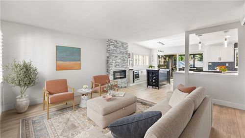 8367 Mango Way, Buena Park, CA, 90620-3332 | Card Image