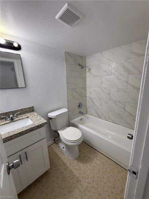 apt-102-2452 Stella St, Fort Myers, FL, 33901-5256 | Card Image