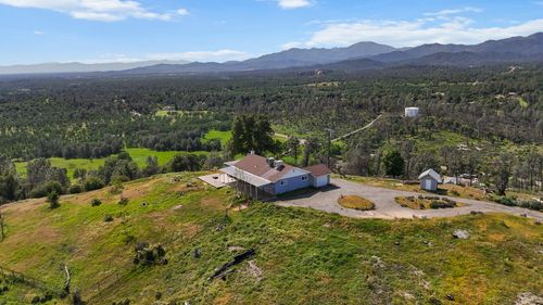 13497 Old Oregon Trl, Redding, CA, 96003-7452 | Card Image