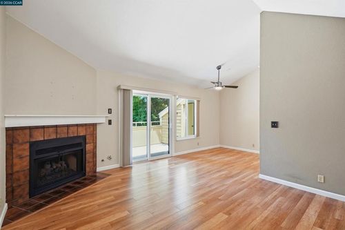 775 Center Ave, Martinez, CA, 94553-4645 | Card Image