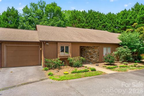 1736 12th St Ne, Hickory, NC, 28601-2083 | Card Image