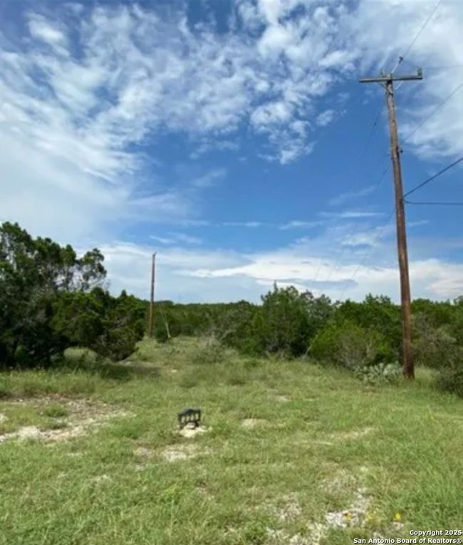 326 County Road 2722, Home with 0 bedrooms, 0 bathrooms and null parking in Mico TX | Image 4