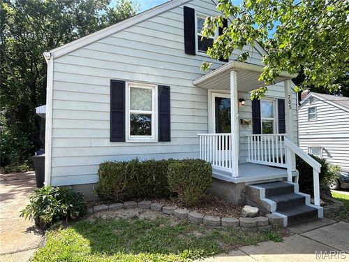 705 Clay Street, Washington, MO, 63090 | Card Image