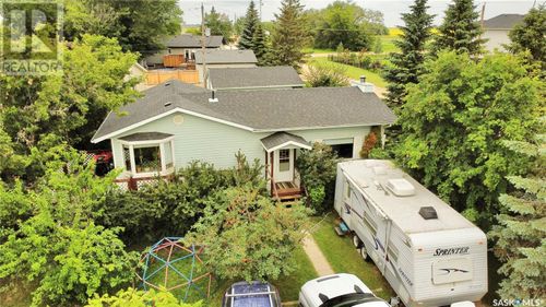 2 Hordern St, Shields, SK, S7C0A1 | Card Image