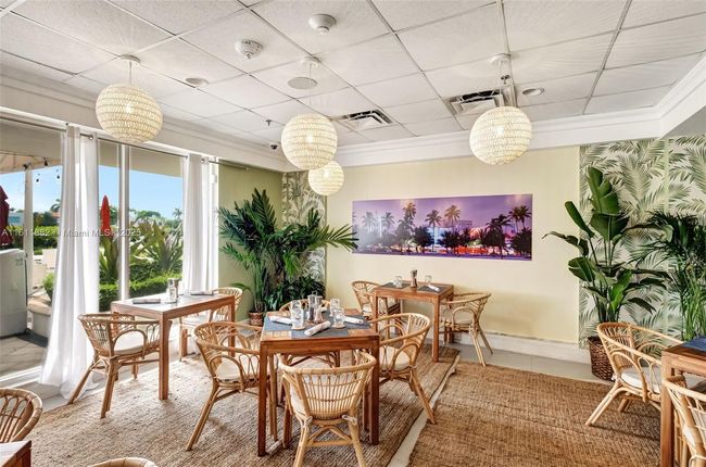 APT-16F - 5600 Collins Ave, Condo with 2 bedrooms, 2 bathrooms and null parking in Miami Beach FL | Image 34