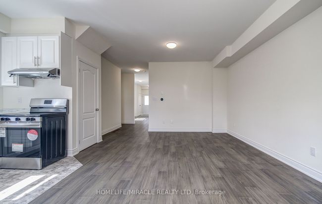 28 Yvonne Dr, House attached with 3 bedrooms, 4 bathrooms and 1 parking in Brampton ON | Image 11