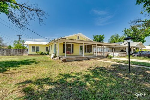 804 S Concho Ave, Sonora, TX, 76950-7004 | Card Image