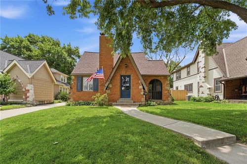 431 E 69th Ter, Kansas City, MO, 64131-1330 | Card Image