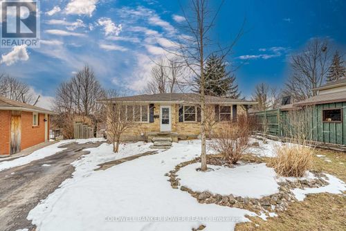 31 Key Hill Rd, London, ON, N6G2G2 | Card Image