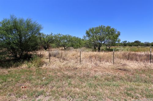 103 County Road 2638, Devine, TX, 78016-5264 | Card Image
