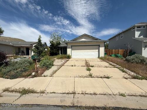 8275 Shifting Sands Dr, Reno, NV, 89506-3124 | Card Image