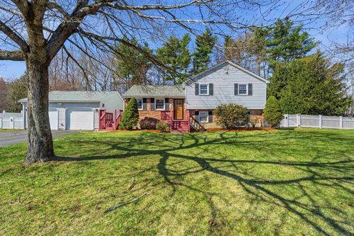 15 Clay St, Merrimack, NH, 03054-3282 | Card Image