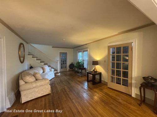 2912 State St, Saginaw, MI, 48602-3743 | Card Image