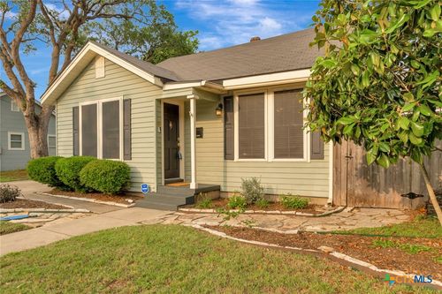 1702 N Vine St, Victoria, TX, 77901-5059 | Card Image