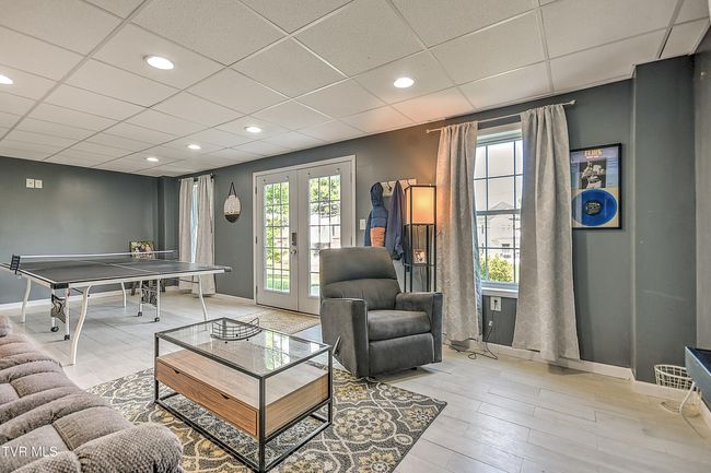 517 W Glade St, House other with 3 bedrooms, 3 bathrooms and null parking in Glade Spring VA | Image 43