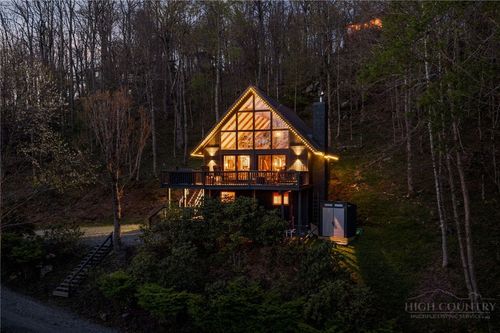 429 Green Cove Rd, Sugar Mountain, NC, 28604-9486 | Card Image