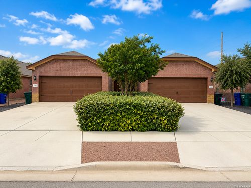 1105/1107 Renee Way, Seguin, TX, 78155 | Card Image