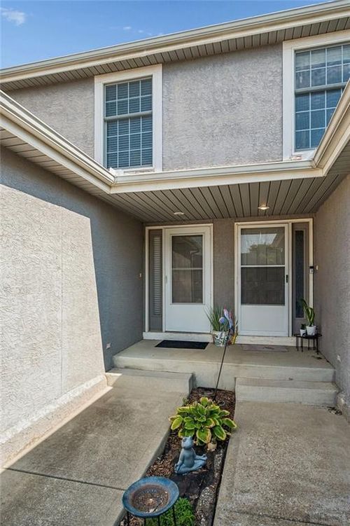 13108 Washington Ct, Kansas City, KS, 66109-5320 | Card Image