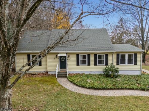 67 Hollow Rd, Glen Gardner, NJ, 08826-3144 | Card Image