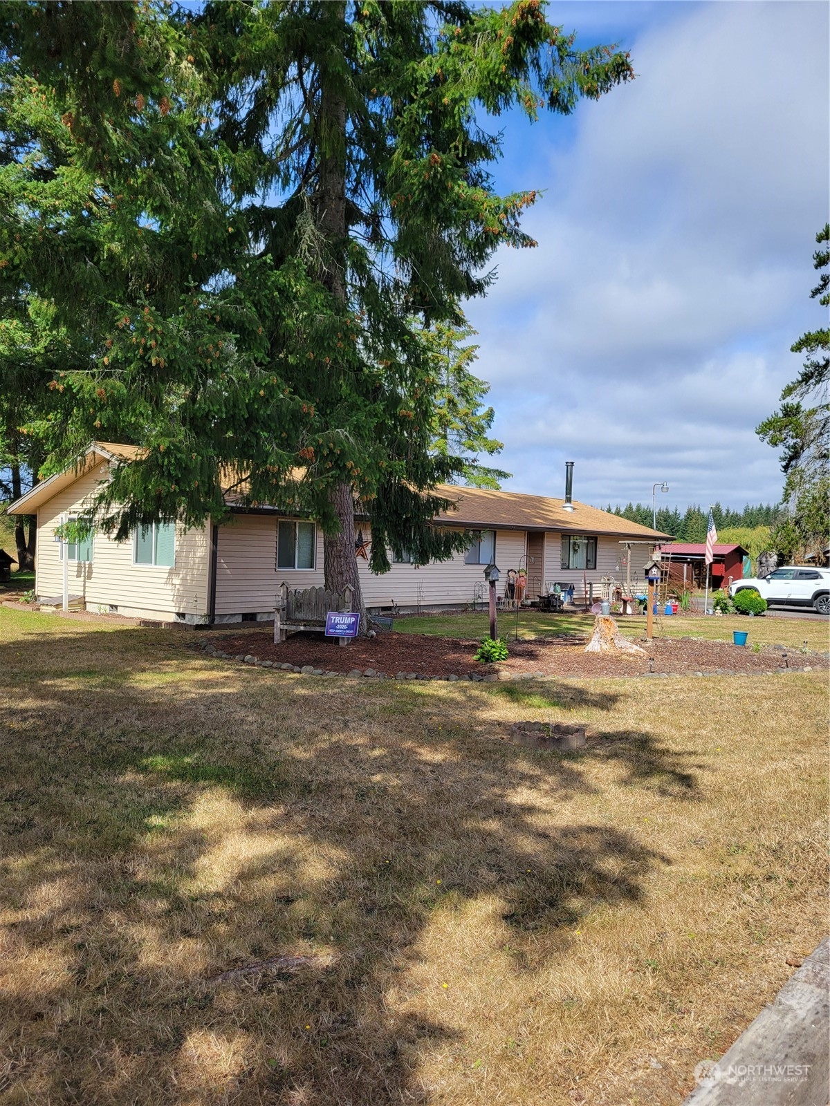 Florence Pl, Winlock, WA 98596