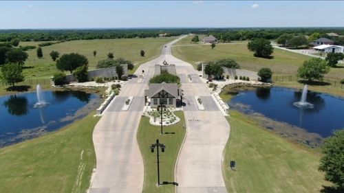 30077 Woodcrest Dr, Whitney, TX, 76692 | Card Image