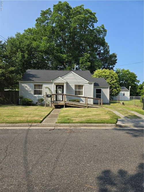 19 N Colin Dr, Portsmouth, VA, 23701-2016 | Card Image