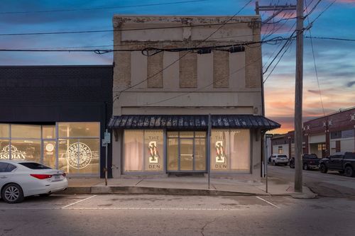 2402 Stonewall St, Greenville, TX, 75401-3350 | Card Image