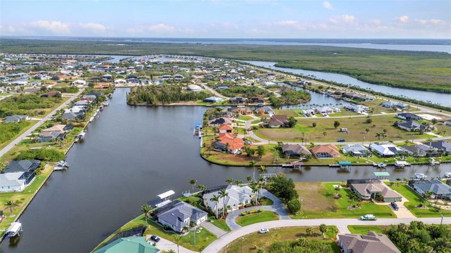 15490 Seafoam Cir, House other with 3 bedrooms, 3 bathrooms and null parking in PORT CHARLOTTE FL | Image 83