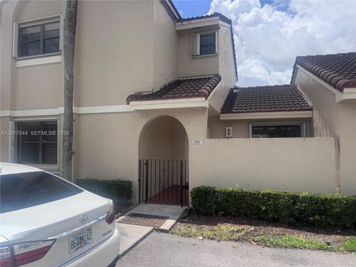 6532 Nw 170th Ter, Hialeah, FL, 33015-4617 | Card Image