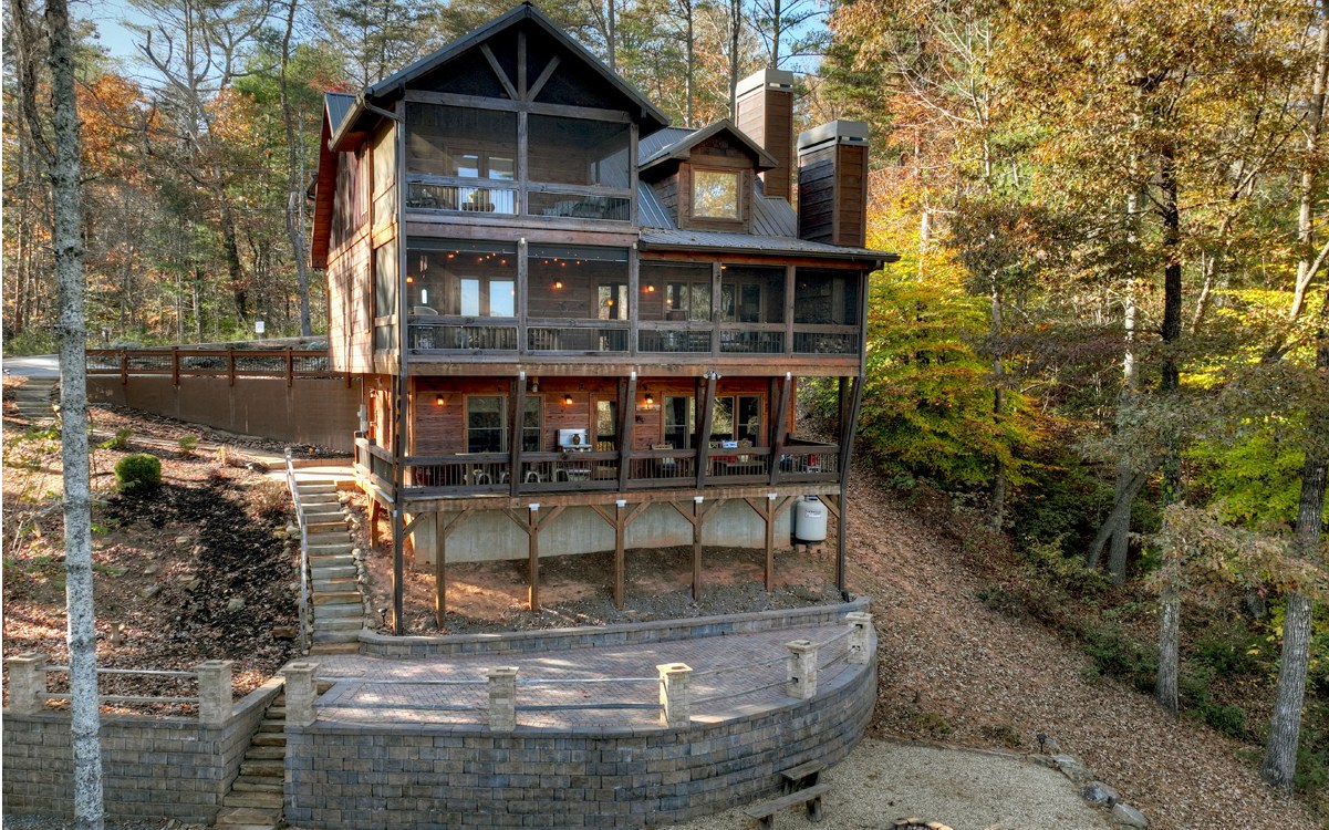 Oleta Ct, Ellijay, GA 30540
