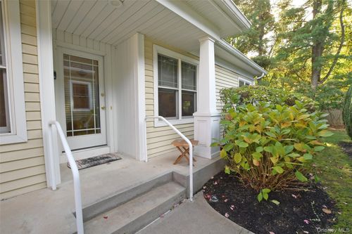 16 Oak Run, Brookhaven, NY, 11790 | Card Image