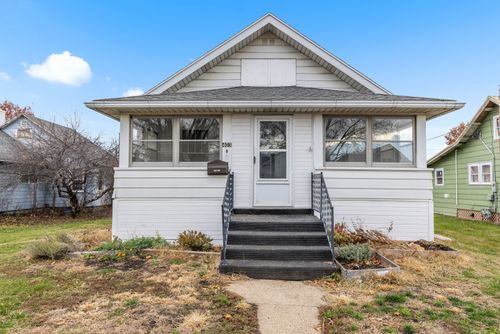 403 9th St, Rock Falls, IL, 61071-1725 | Card Image