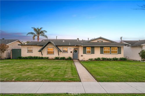 5082 Edinger Ave, Huntington Beach, CA, 92649 | Card Image
