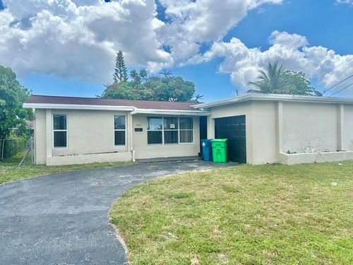 2400 Nw 85th Avenue, Sunrise, FL, 33322 | Card Image
