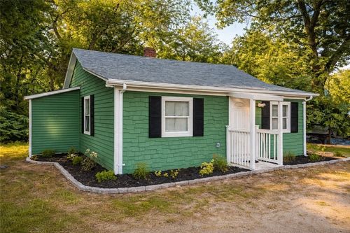 355 Church Ave, Warwick, RI, 02889-3220 | Card Image