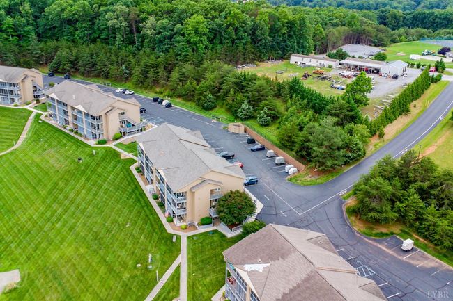 UNIT-5 - 1103 Mariners Way, Condo with 2 bedrooms, 2 bathrooms and null parking in Huddleston VA | Image 46