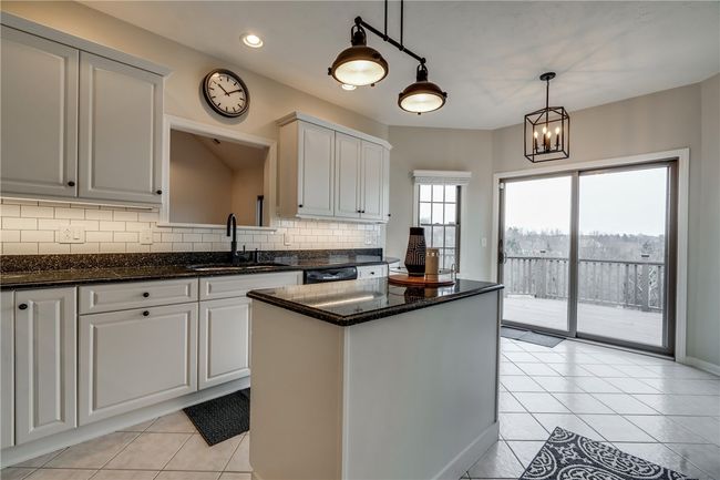 1119 Bay Hill Dr, Condo with 3 bedrooms, 4 bathrooms and 2 parking in Gibsonia PA | Image 6