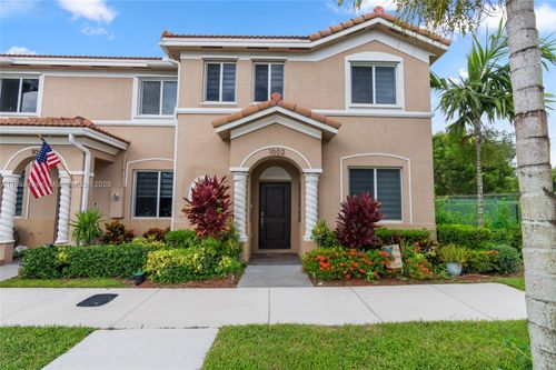 1002 Se 23rd Ave, Homestead, FL, 33035-2142 | Card Image