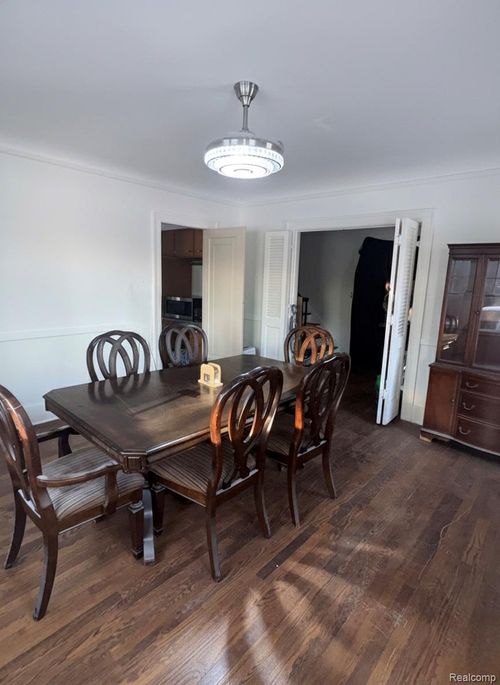 2112 Miller Rd, Flint, MI, 48503-4727 | Card Image