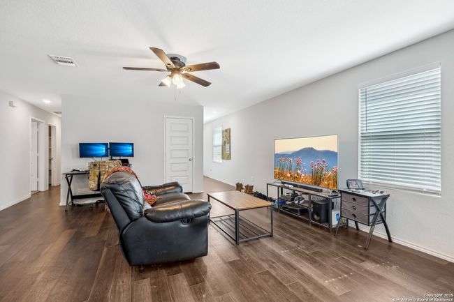 5431 Frederick Blf, House other with 3 bedrooms, 2 bathrooms and null parking in Von Ormy TX | Image 7