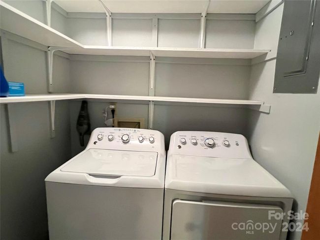 convenient Laundry room washer/dryer stay | Image 17