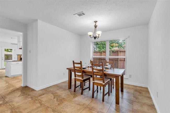 You can easily fit 6-8 people in this dining room. | Image 11