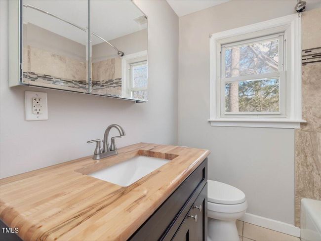 25-Bathroom | Image 25