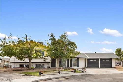 300 Duke Cir, Las Vegas, NV, 89107-1208 | Card Image