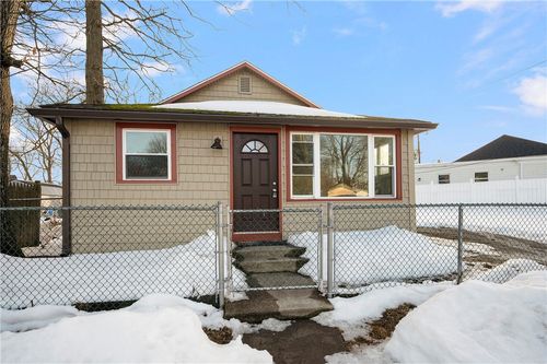 17 Ardway Ave, Warwick, RI, 02889-2700 | Card Image