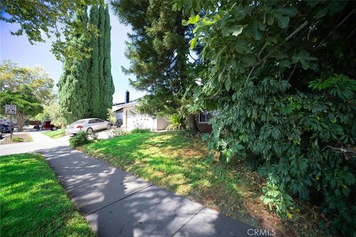 2433 Medina Ave, Simi Valley, CA, 93063-2651 | Card Image