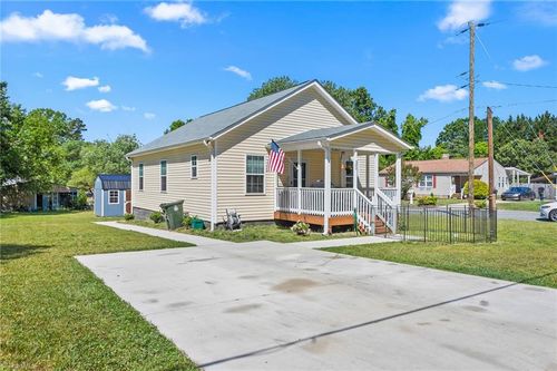 700 English St, Thomasville, NC, 27360-5025 | Card Image