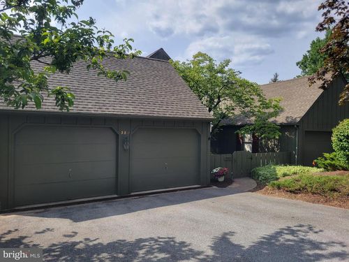 589 Lovell Ct, HUMMELSTOWN, PA, 17036-9156 | Card Image