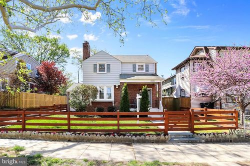 2005 Lawrence St Ne, WASHINGTON, DC, 20018-2832 | Card Image